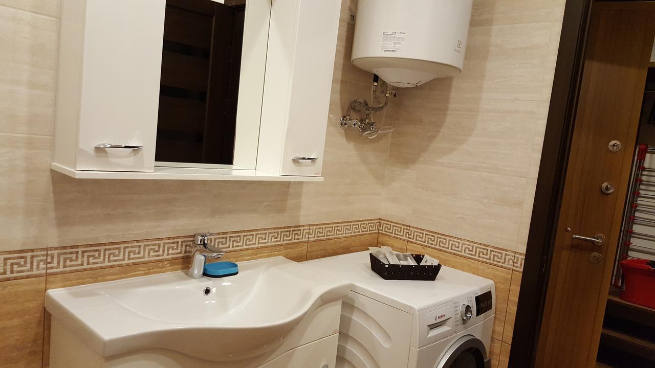Mimino Apartment Deluxe First Line 巴统 外观 照片