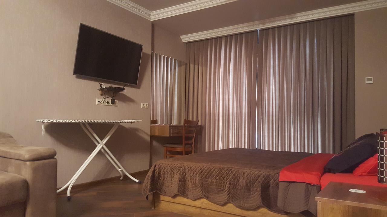 Mimino Apartment Deluxe First Line 巴统 外观 照片