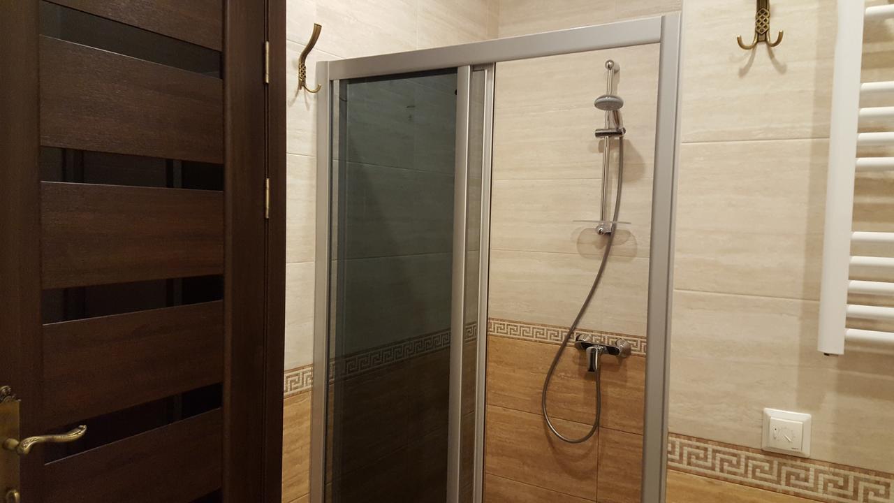 Mimino Apartment Deluxe First Line 巴统 外观 照片