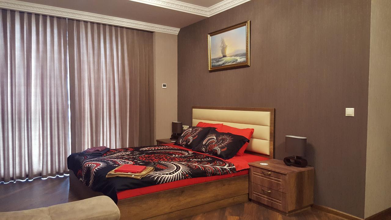 Mimino Apartment Deluxe First Line 巴统 外观 照片