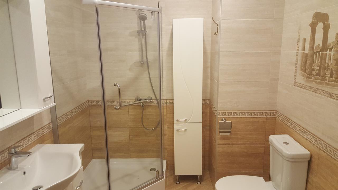 Mimino Apartment Deluxe First Line 巴统 外观 照片
