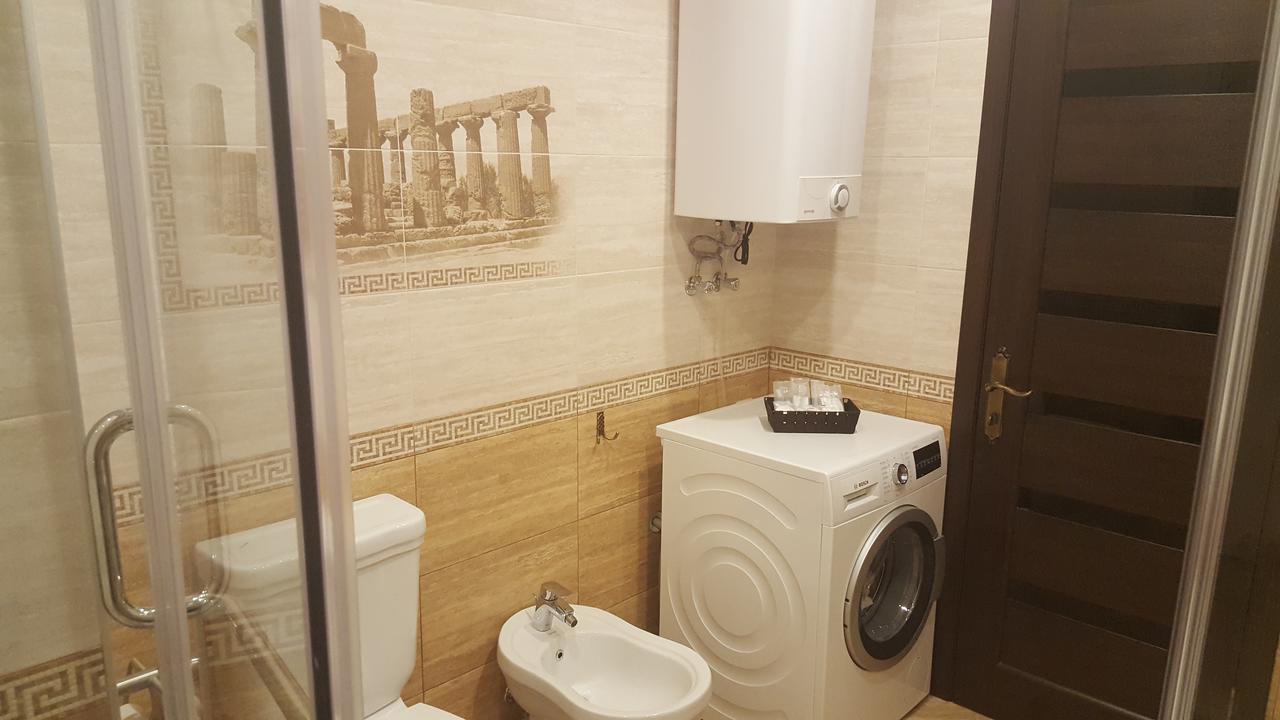 Mimino Apartment Deluxe First Line 巴统 外观 照片