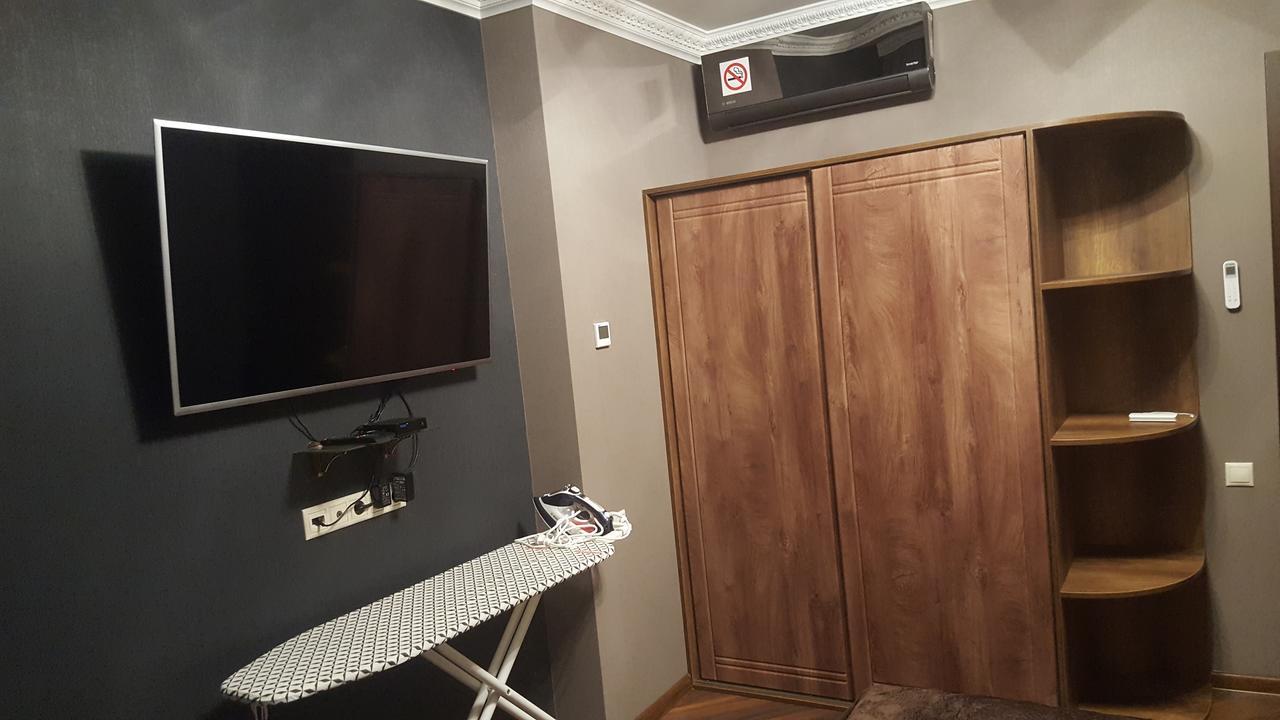 Mimino Apartment Deluxe First Line 巴统 外观 照片
