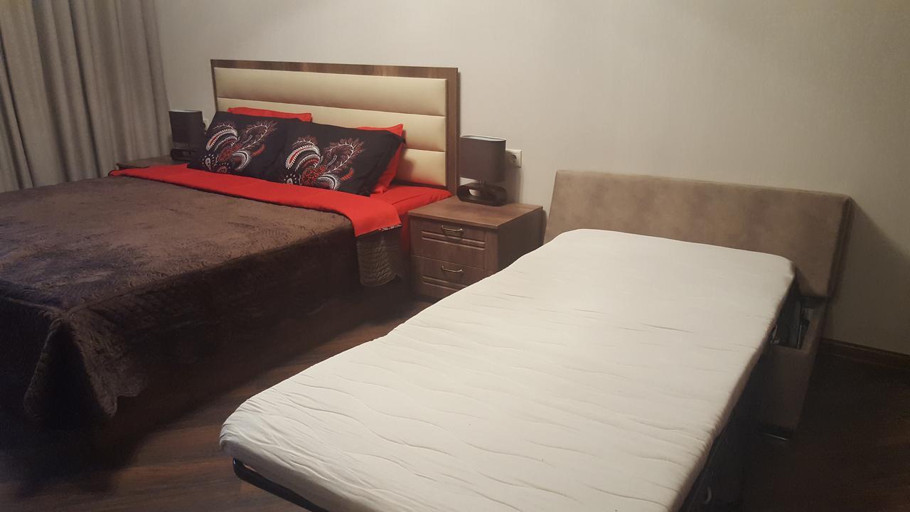 Mimino Apartment Deluxe First Line 巴统 外观 照片