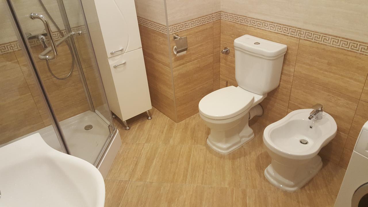 Mimino Apartment Deluxe First Line 巴统 外观 照片