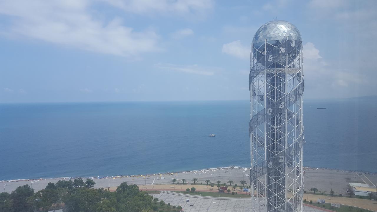Mimino Apartment Deluxe First Line 巴统 外观 照片